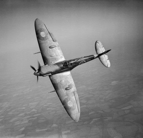 Supermarine Spitfire Mk Vb of No. 92 Squadron, 19 May 1941. This aircraft, serial R6923, was shot down by a Messerschmitt Bf 109 on 22 June 1941.