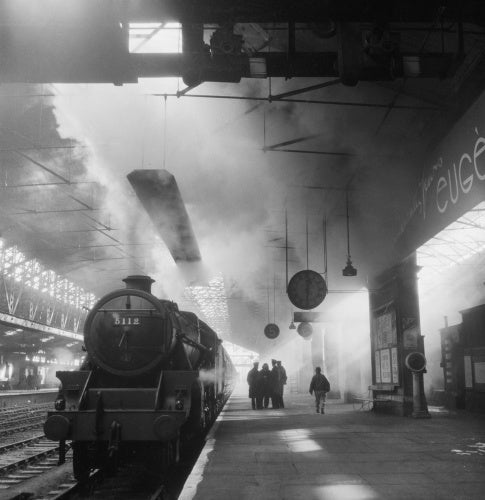 Train pulling away from platform 6 at Chester Station, sometime in 1944.