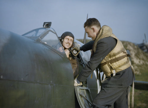 A few words from a fellow pilot before the engine-start of Supermarine Spitfire Mark IX,
